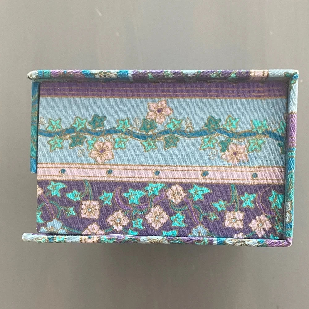 Oscar de la Renta Floral Jewelry Organizer - Purple and Blue